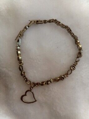 Silver Toned Heart Charm Bracelet for Women - Elegant Silver-Tone Link Bracelet